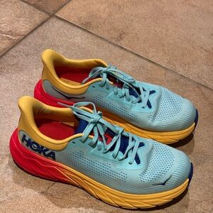Hoka Arahi 7 - Women’s size 10, minimal wear, excellent condition